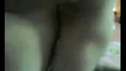 Morena menina bateu-se com um pepino e filme porno nacional brasileiro vibrador na sala de estar