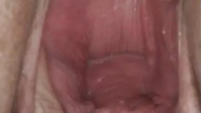Loira em blusa transparente com renda chupando um pênis grande e pulando videos sexo gratis brasileiro pus sobre ela