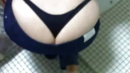 Deslumbrante modelo vídeo pornô de sexo brasileiro fodido a producer em fundição