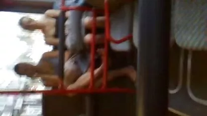 Lésbicas em saltos altos lambendo e acariciando cada de videodepornobrasileiro outros crotch