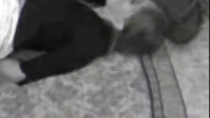 A vidios pornograficos brasileiro jovem beleza lambe a ponta de um amigo e expõe os bichanos que precisam foder