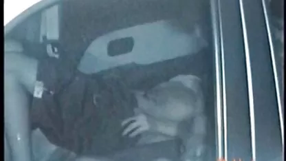 Jovem morena fode sexo anal videos gratis brasileiras em um banco no parque