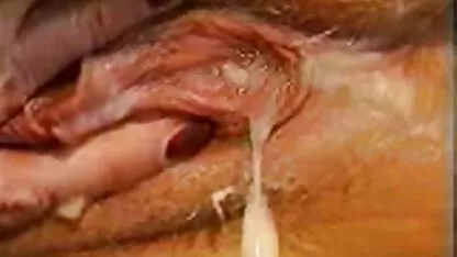 Clients screwing uma massagista cadela em vídeo pornô brasileiro com novinha gordura burro