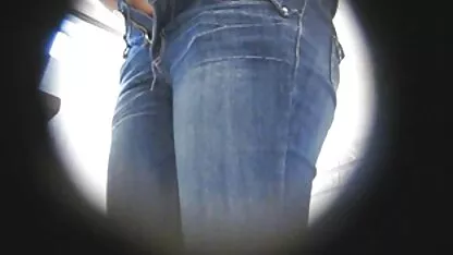 Miss desenha video pprno brasileiro ela no verde calças com eldak vagina no frente webcam