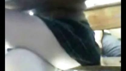 Escolhido empurrou a vara na tomada do parceiro e apertou sua bunda bem na cama vídeo pornô de mulheres negras brasileiras rosa