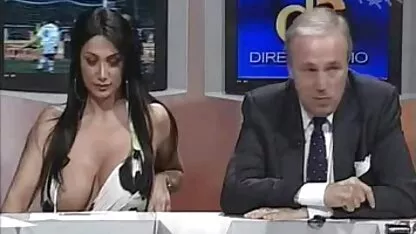 Skinny Mulher coreana com cabelo disperso e ter sexo com seu amante vídeo brasileiro pornô