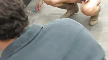 Cliente caótico vídeo pornô brasileiro sem vírus no topo da mesa de massagem