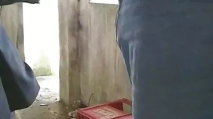 Mulher madura mede algumas meias brancas no filme pornô gratuito brasileiro banheiro e leva uma falta de seu vizinho na virilha
