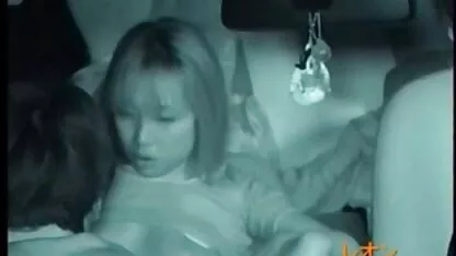 Loira russa batendo-se em vibrador sexo anal no sofá porno gratis nacional preto