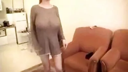 Mascarado loira fica fodido por seu amante no chão filme de pornô com atriz brasileira