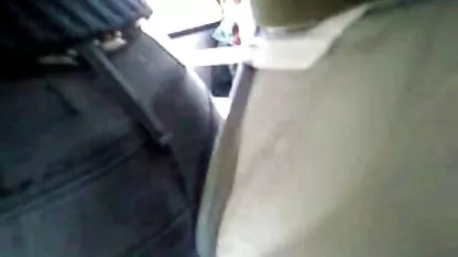 Um homem com um pênis grosso fode loira video pornografico brasileira no rabo apertado