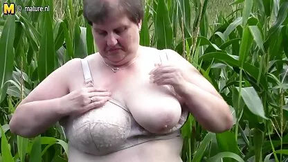 Puta com grandes olhos dá um homem um videos pornograficos brasileiros boquete