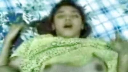 Russo cadela colocar em Dupla video porno brasileiro mais visto penetração em cama