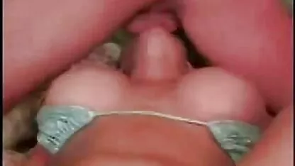 Beleza com Peitos grandes apenas na frente da câmera vídeo brasileiro de pornô