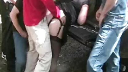 Velveteen chuva chupar uma cara e dar uma justa vídeos pornô de mulheres brasileiras ligar a sofá