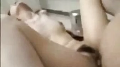 Minx dedilhado sexo melhor vídeo de pornô brasileiro brinquedos na frente da webcam