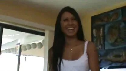 Tatuado Morena tatuada em todas as rachaduras com encanador na quero assistir um filme de sexo brasileiro piscina