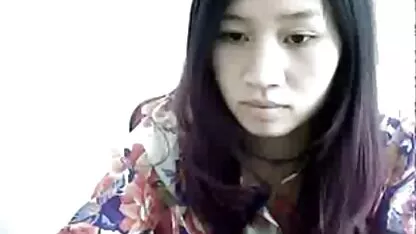 Doce beleza dá videos sexo com brasileiras boquete para seu namorado