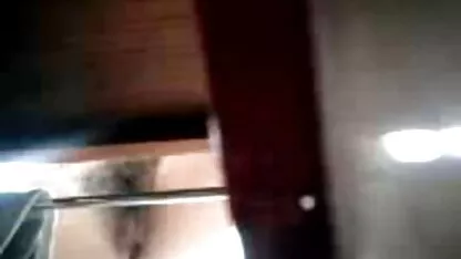 Mecânico fode duas putas ponor brasileiro gratis na garagem