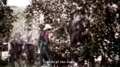 Faker leva os vídeo pornô brasileiro em português turistas para o mar e coloca seu tronco em sua boca quando o sol se põe