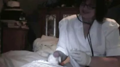 queridos meias videos de pono brasileiro de pernas longas satisfazer a luxúria enquanto se masturba na cama