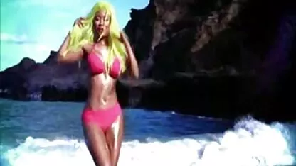 Um homem parafusar loira lasciva no eu quero ver um filme pornô brasileiro meio do dia de trabalho no escritório