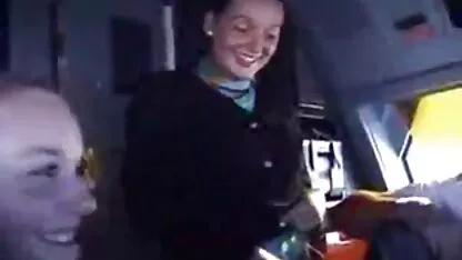 Menina em meias de pé em tudo fours eu quero um filme pornô brasileiro e chupar uma dildo