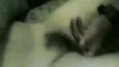 Grupo de mães filme pornô brasileiro com mulheres revezam screwing uma jovem cara