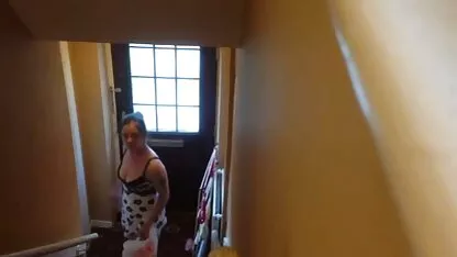 Mãe com vestido vermelho dar homem fora de filme de pornô as brasileiras casa